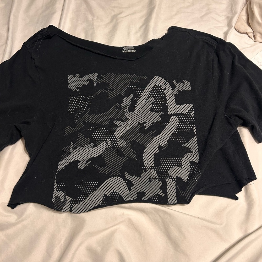 Black and Gray Graphic Crop Top